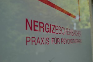 Praxisschild - Impressionen - Praxis für Psychotherapie Freising, Nergiz Eschenbacher